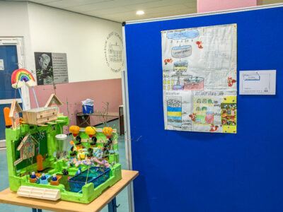 Selbstgießende Blumen und Fußballschuhe der Zukunft an der ASS